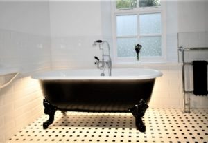 Image of the roll top bath
