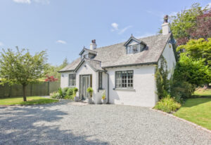 Image of the front of Weavers Cottage